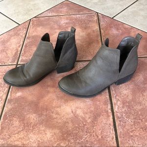 (4/$25) Report Brown Booties